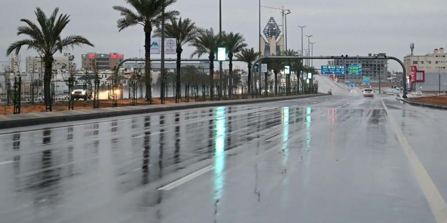 امطار وزخات من البرد ورياح في عدة اجزاء من مناطق المملكة