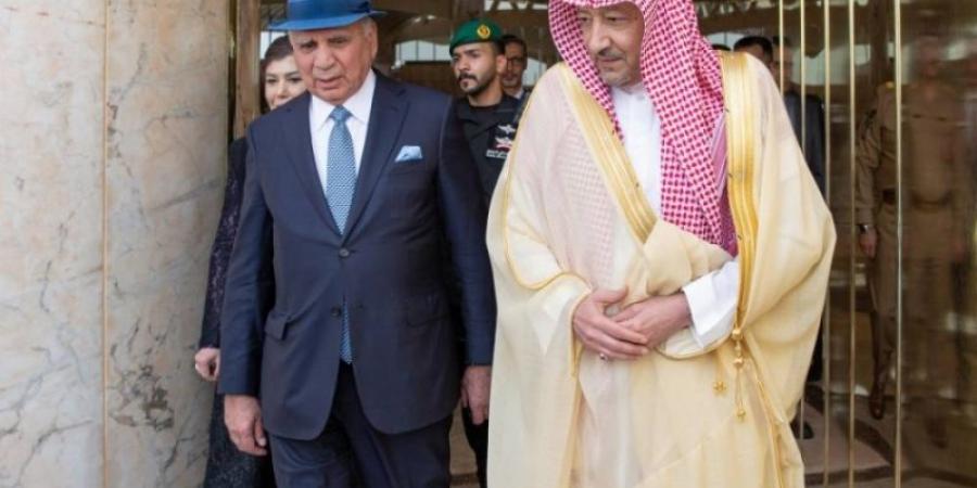 وزير خارجية العراق يصل إلى الرياض