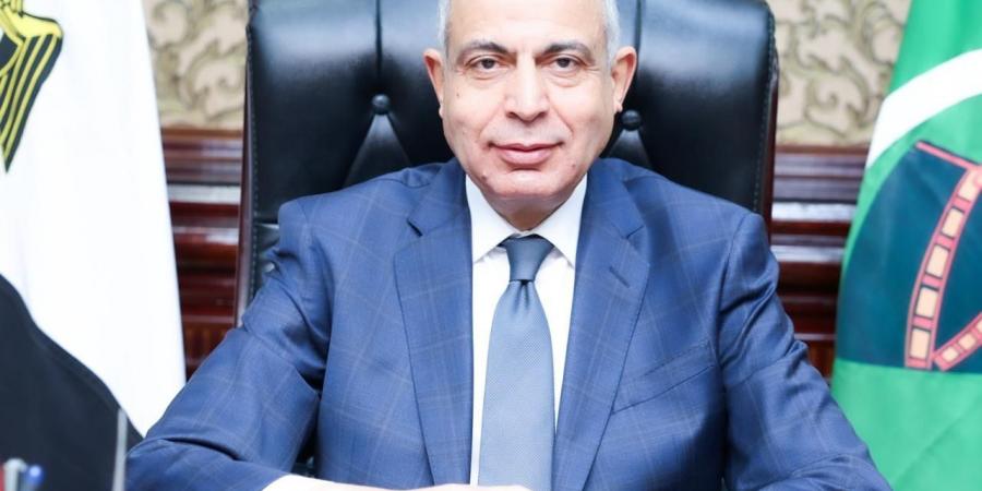 محافظ المنيا يقرر غرامة 2000 جنيه لتقاضى أجرة أعلى من التعريفة