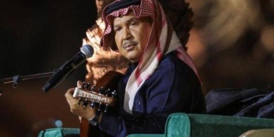 محمد عبده يشدو بباقة من أغنياته وسط تفاعل جمهوره في «ليلة الموسيقار طلال»