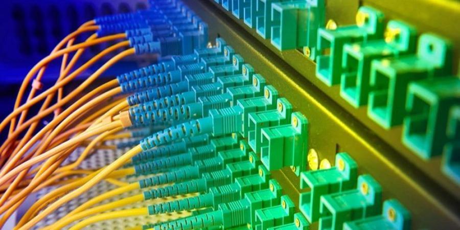 ربط أكثر من 3500 مؤسسة تربوية بشبكة الألياف البصرية ذات التدفق العالي بالأنترنات