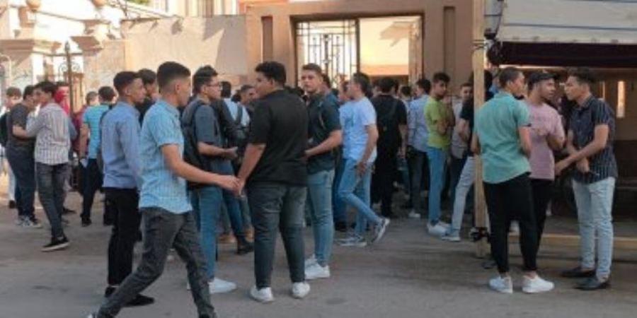 أسئلة اختيارية بنسبة 85% ومقالية 15% . تعرف علي شكل ورقة امتحان الثانوية العامة 2025