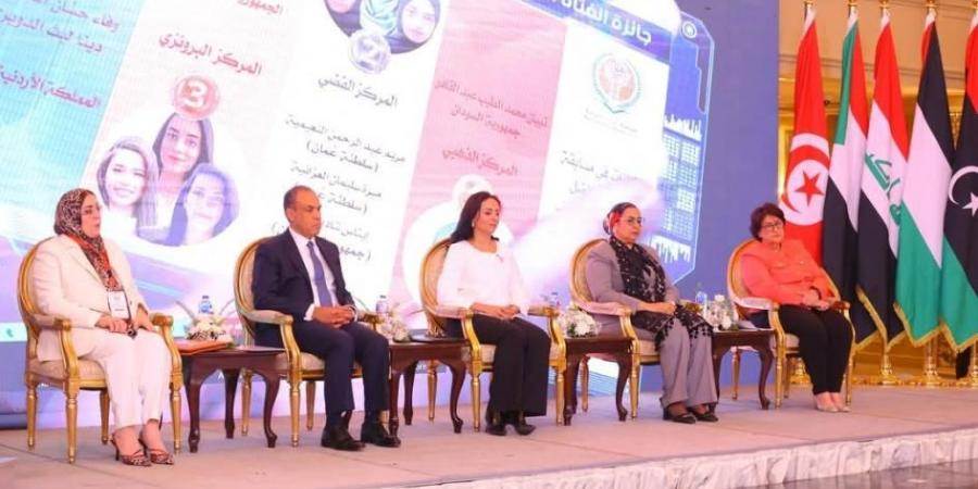 %36 من خريجي الجامعات في مصر إناث