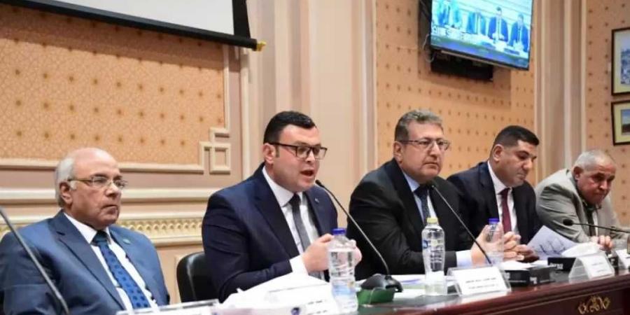 رئيس محلية النواب يستنكر فكرة تعويض المستأجرين بمساكن بديلة في مشروع قانون الإيجار القديم