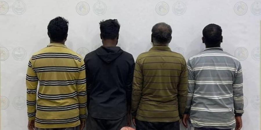 ضبط (4) مقيمين مارسوا الصيد بمنطقة محظورة في قطاع الليث