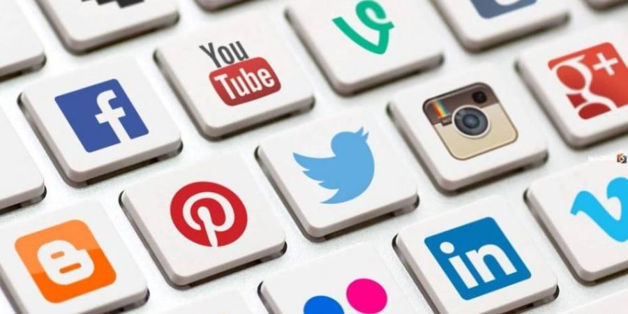 رئيس وزراء نيوزيلندا يقترح حظر وصول الأطفال للشبكات الاجتماعية