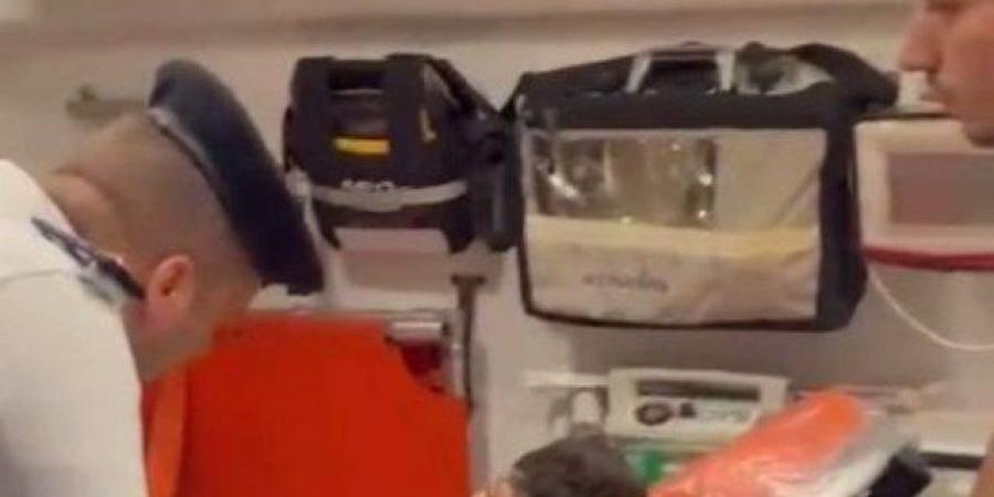 الشرطة تنقذ طفلا علقت قدمه داخل مصعد في الإسماعيلية