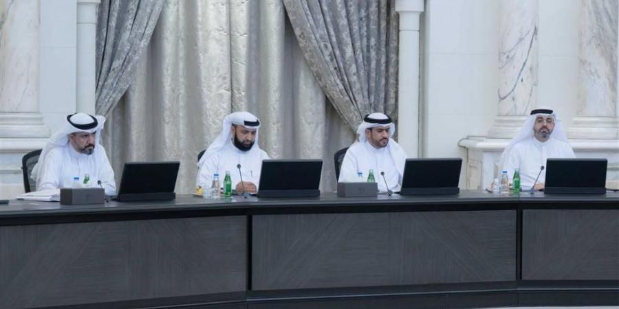 «تنفيذي الشارقة» يكشف ضوابط إجازة الرعاية للأمهات العاملات