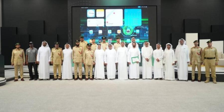 شرطة دبي تكرّم كبار الضباط المتقاعدين