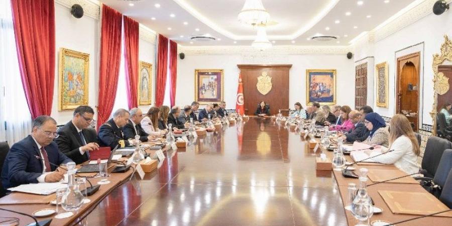 أقر اجراءات استثنائية.. مجلس وزاري مضيق حول تحسين جودة قطاع النقل