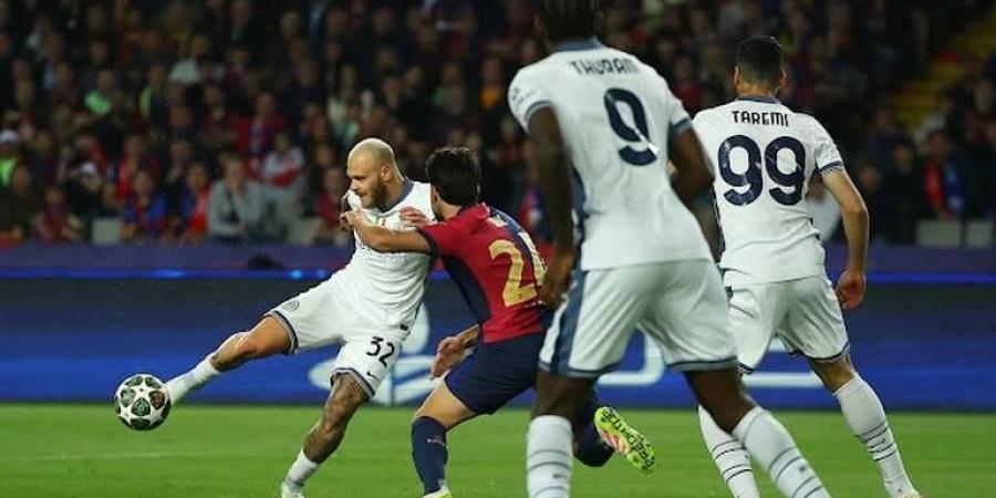برشلونة يواجه إنتر ميلان الليلة في قمة نارية بدوري الأبطال.. غيابات مؤثرة ومفاجآت في التشكيل