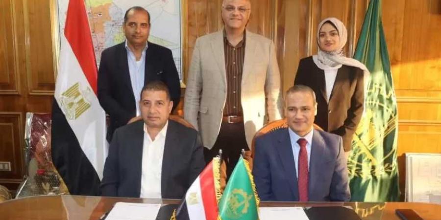 محافظ القليوبية يشهد توقيع برتكول إقامة معرضا لدار المعارف