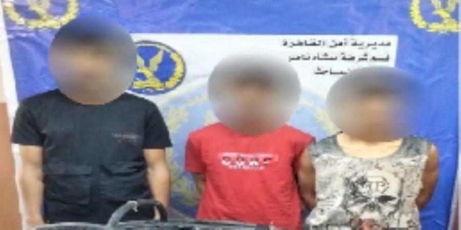ضبط 3 أشخاص سرقوا كابلات كهربائية خاصة بإنارة الطريق العام في القاهرة