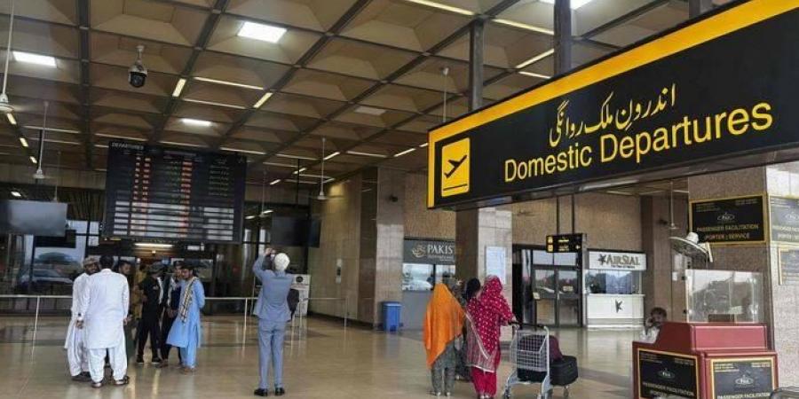 باكستان تؤكد إغلاق مطاراتها الرئيسية الثلاثة لأسباب عملياتية