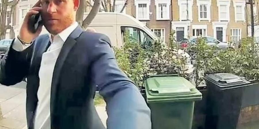 هاري يطرق أبواب منازل عشوائياً بحثاً عن صديقه