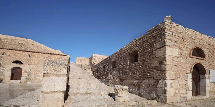 الكاف: تصدع في الطريق والحائط المحاذي لمعلم القصبة الحسينية بسبب الأمطار