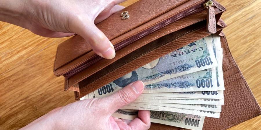 التضخم يدفع الأسر اليابانية لإعادة النظر في مدخراتها