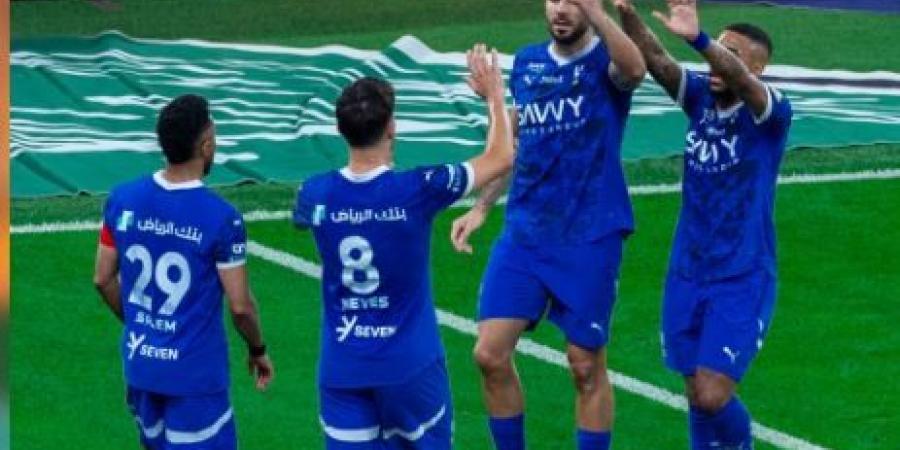 الهلال يستمر في مطاردة الاتحاد بالفوز على العروبة