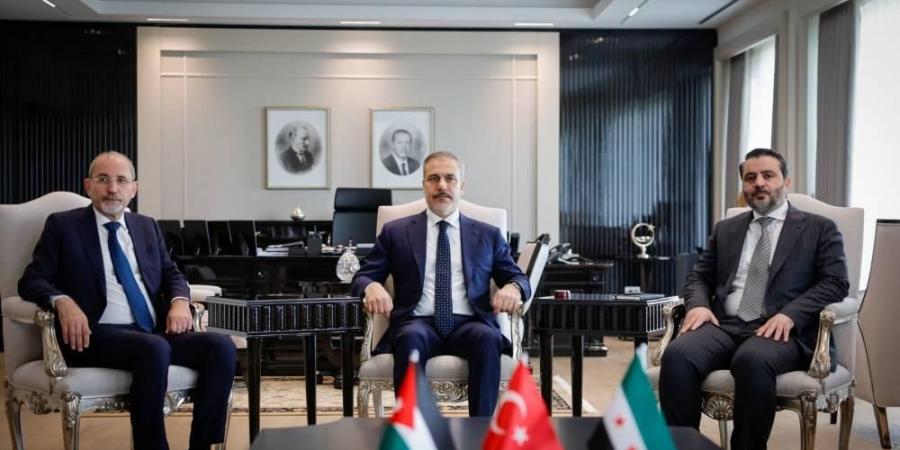 دمشق وعمان وأنقرة تدعو إسرائيل لوقف الهجمات والانسحاب من سوريا