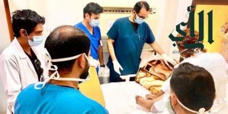 سمو ولي العهد يستقبل سمو وزير الرياضة ورئيس الاتحاد السعودي لكرة القدم ورئيس وأعضاء مجلس إدارة النادي الأهلي والجهازين الفني والإداري ولاعبي فريق كرة القدم بمناسبة تحقيقهم بطولة دوري أبطال آسيا للنخبة 2025