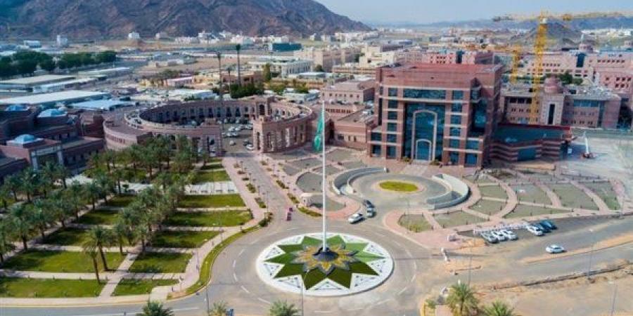 جامعة طيبة بـ السعودية تعلن حاجتها إلى أعضاء هيئة تدريس وأكاديميين
