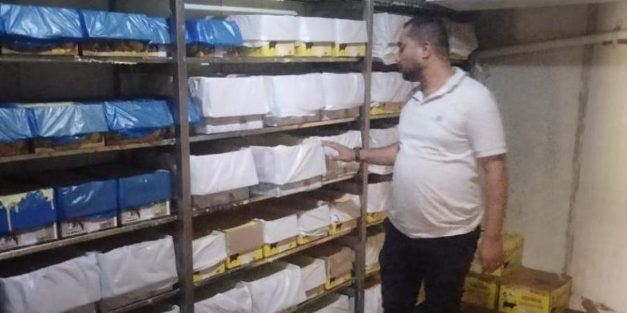 ضبط معمل غير مرخص يغش الزبدة البلدي باستخدام سمن صناعي ومكسبات طعم بالجيزة