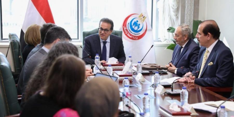 وزير الصحة يبحث مع وفد البنك الدولي تعزيز التعاون في ملف التنمية البشرية