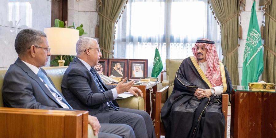 أمير منطقة الرياض يستقبل سفير الجمهورية الإسلامية الموريتانية لدى المملكة
