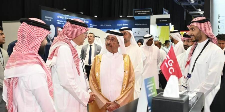 حشر بن مكتوم يفتتح معارض «كابسات» و«إنتيغريت» و«سات إكسبو»