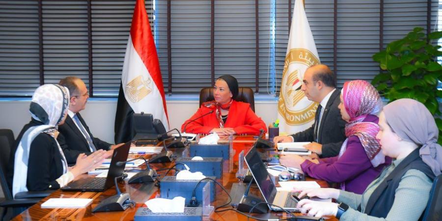 وزيرة البيئة تبحث مع المقاولون العرب التعاون فى مجال إعادة تدوير مخلفات الهدم والبناء