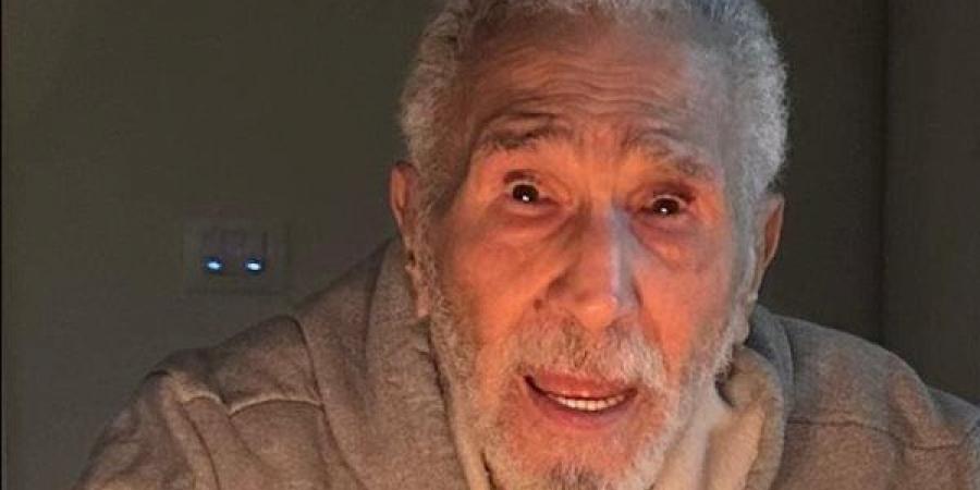 نجل عبد الرحمن أبو زهرة يكشف تفاصيل إيقاف معاش والده بسبب شائعة وفاته