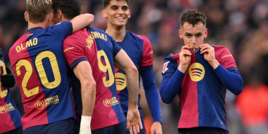 كم مرة فاز برشلونة بلقب الدوري الإسباني؟