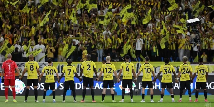 اتحاد جدة يرقص رقصة التتويج بالدوري السعودي