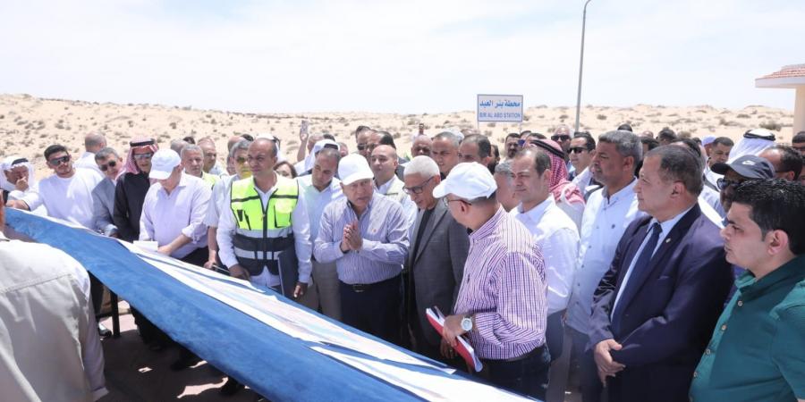 وزير النقل يتابع تنفيذ مشروع خط سكة حديد بئر العبد-العريش