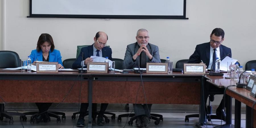 لجنة تنظيم الإدارة تستمع إلى ممثلي البنك المركزي ومنظمة الدفاع عن المستهلك حول مقترح قانون تنظيم التسويق الرقمي