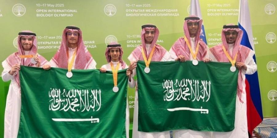 المملكة تحصد (6) ميداليات فضية في أولمبياد الأحياء بروسيا