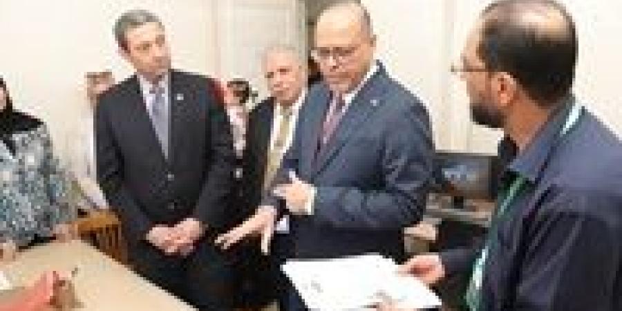 خلال جولته اليوم بمحافظة بدمياط.. وزير العمل يتفقد مديرية العمل ويحث العاملين على تكثيف الجهود في خدمة المواطنين