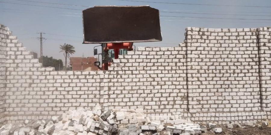 محافظ الجيزة: إزالة 35 حالة تعدٍّ على الأراضي الزراعية وأملاك الدولة بمركز البدرشين