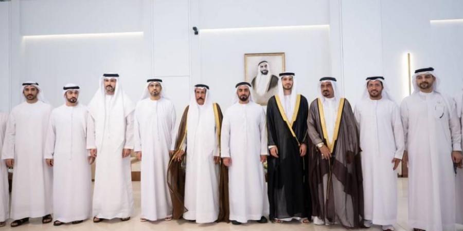 سيف بن زايد يحضر أفراح الجابر والسويدي