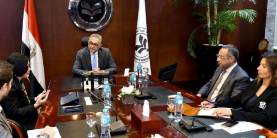 هيئتا الاستثمار وهونج كونج تبحثان مستقبل مناطق المال والأعمال في مصر
