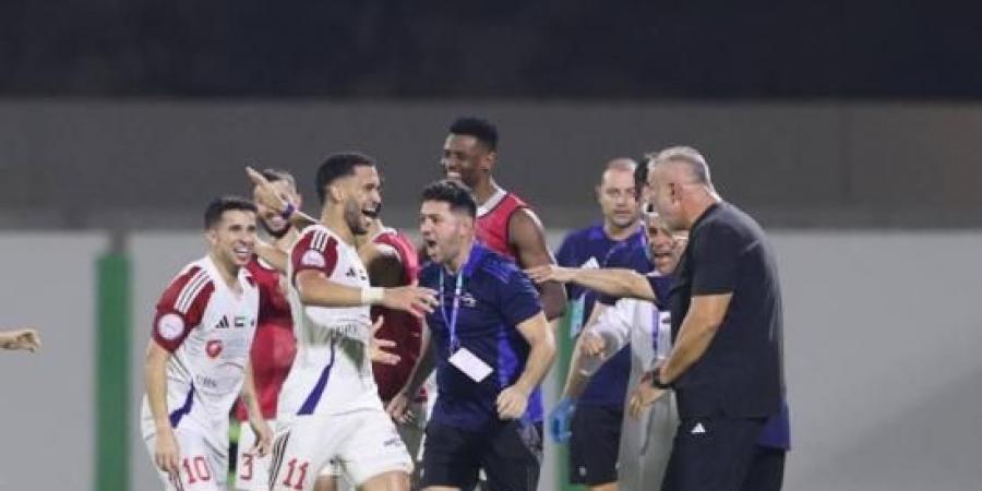بطل آسيا يعود إلى وصافة الدوري بفوز احتفالي في خورفكان