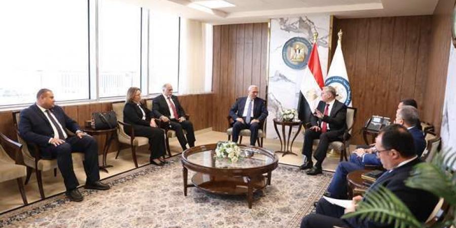 وزير البترول يستقبل وكيل أول مجلس النواب وقيادات برلمانية