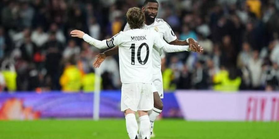 رقم «10» الأسطوري شاغر في ريال مدريد.. من حمله سابقاً ومن سيرتديه لاحقاً؟