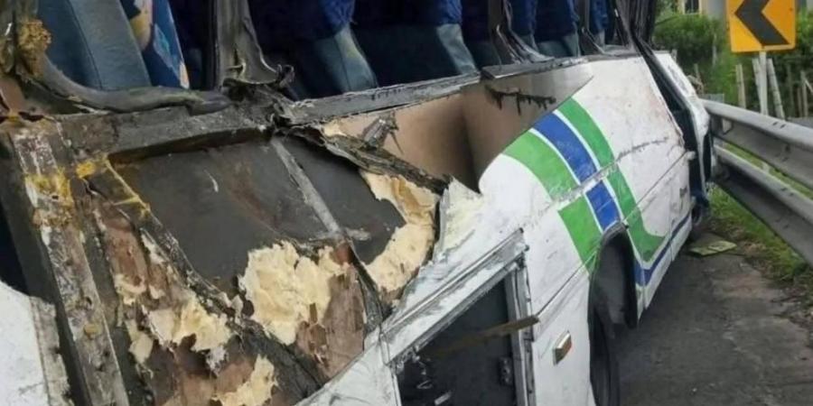 مصرع وإصابة 21 شخصاً في حادث مروع لحافلة طلابية غرب كولومبيا