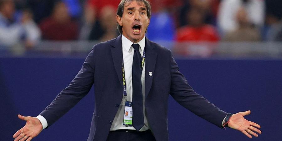 باتشوكا يعلن رحيل مدربه جييرمو ألمادا قبل أيام من كأس العالم للأندية