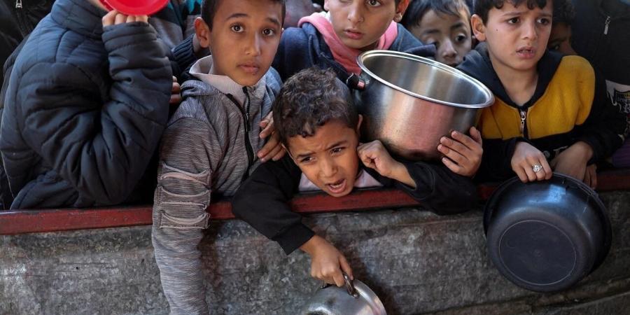 مسؤول أممي يصف غزة بأنها "أكثر الأماكن جوعا على وجه الأرض"