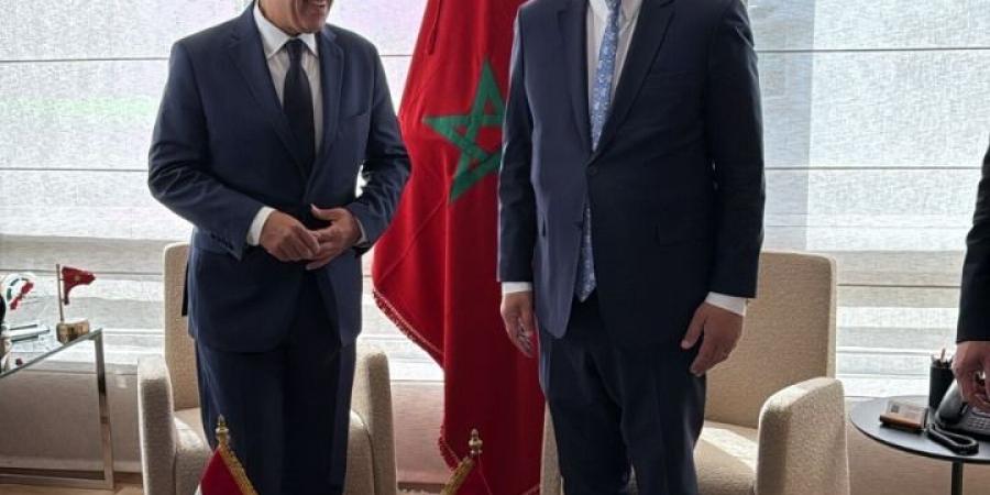 وزير الخارجية يلتقي وزير الصناعة والتجارة المغربي في الرباط