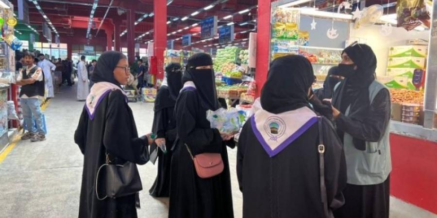 كشافات مكة يشاركن بمبادرة “سقيا الماء”