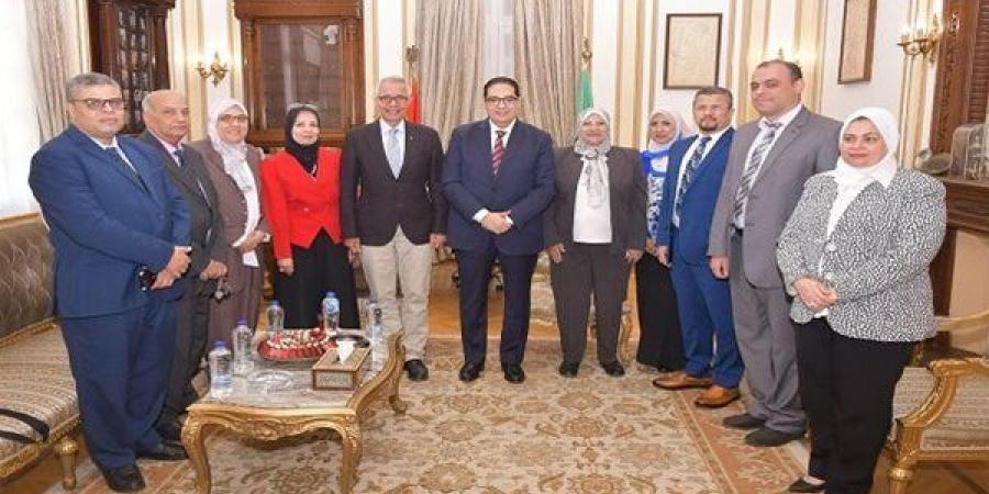 جامعة القاهرة تحصل علي تجديد الاعتماد المؤسسي والبرامجي لكلية الطب البيطري