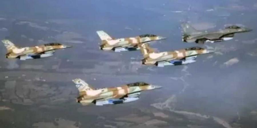 الطيران الإسرائيلي يقصف 3 مواقع في ريفي اللاذقية وطرطوس غربي سوريا ادعى الجيش احتواءها على صواريخ أرض بحر